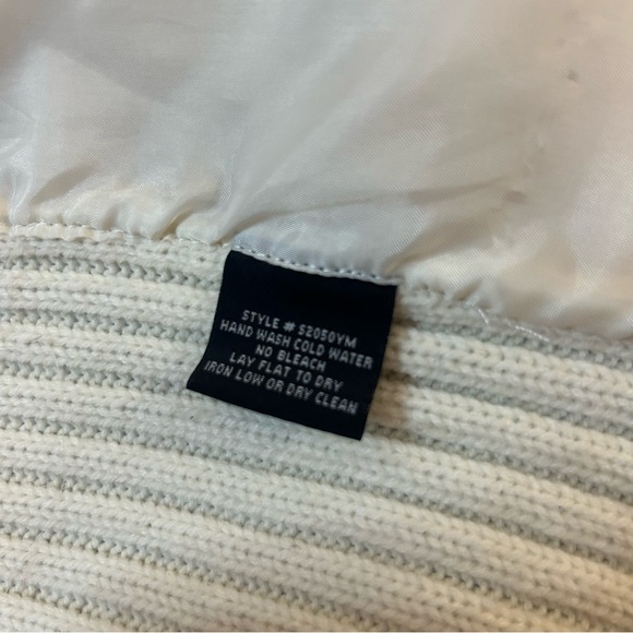 SEDUCTIONS size S white faux fur front vest - Picture 3 of 9